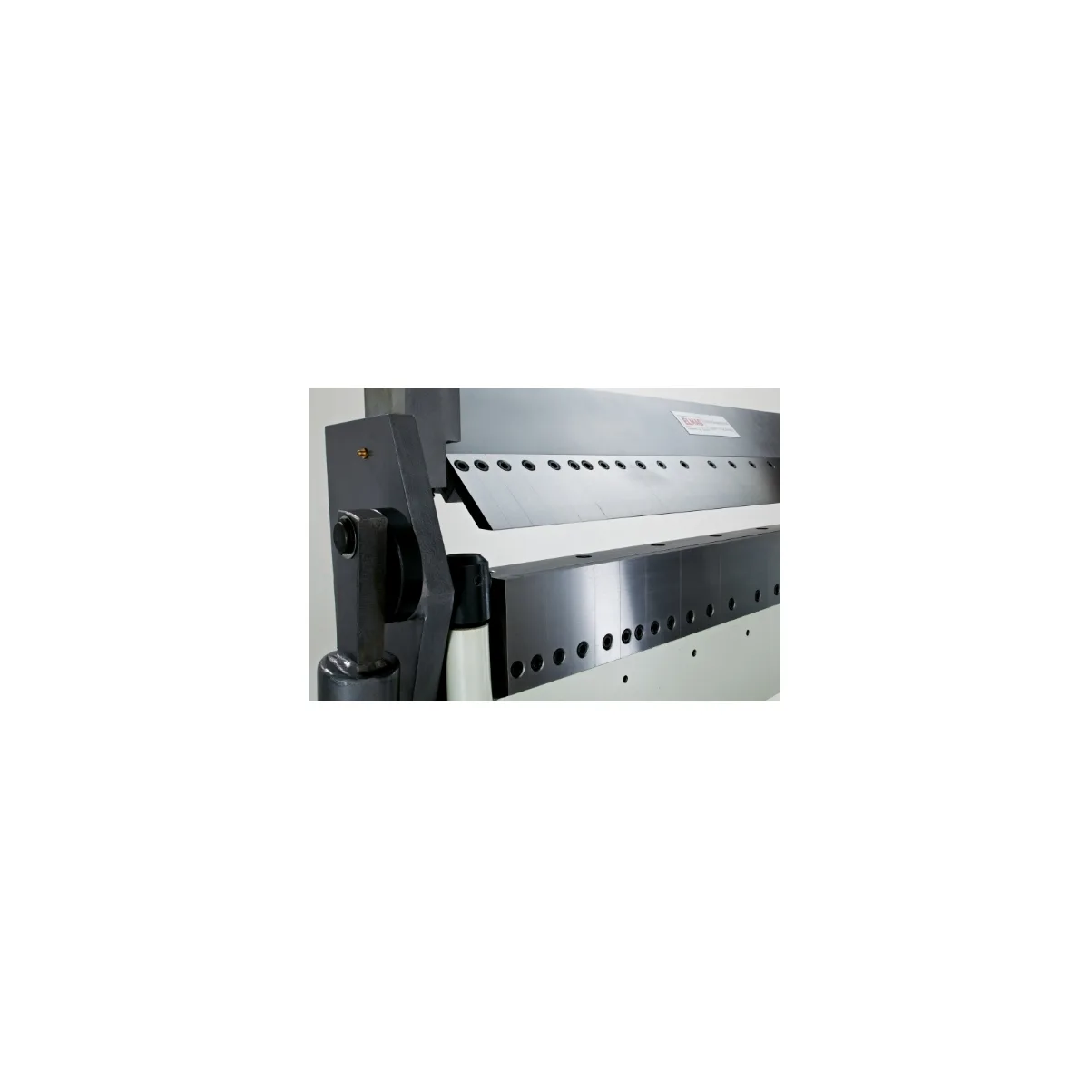 Manuelle Schwenkbiegemaschine SBM 1270×2,0 HSS