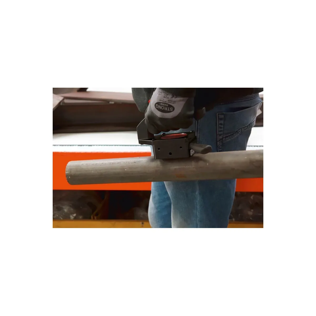 Hand-Lasthebemagnet TMH 50 R (mit Prisma für Rohre)
